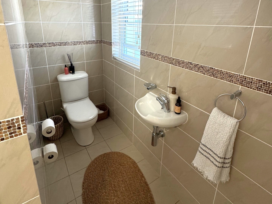 To Let 3 Bedroom Property for Rent in Thesen Islands Western Cape